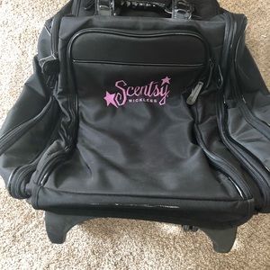 Scentsy roller travel suitcase